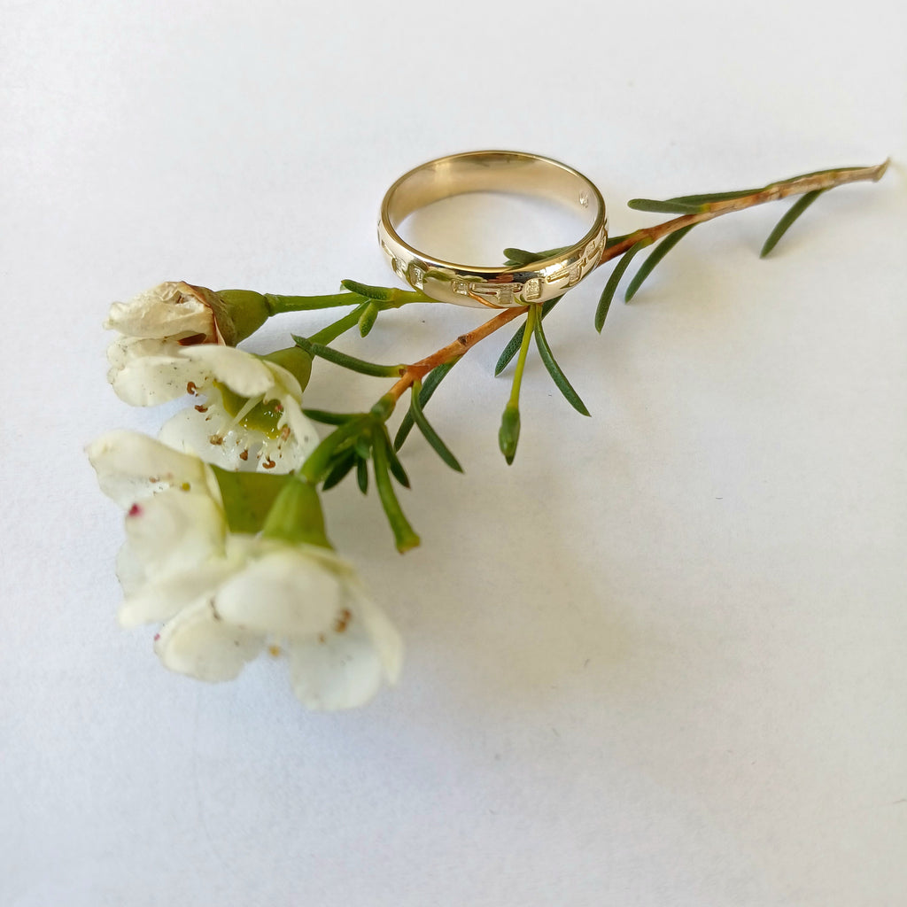 4mm 9ct Gold Ani Ledodi Vedodi Li Ring – I Am My Beloved’s and My Beloved Is Mine - Elloise Jewelry
