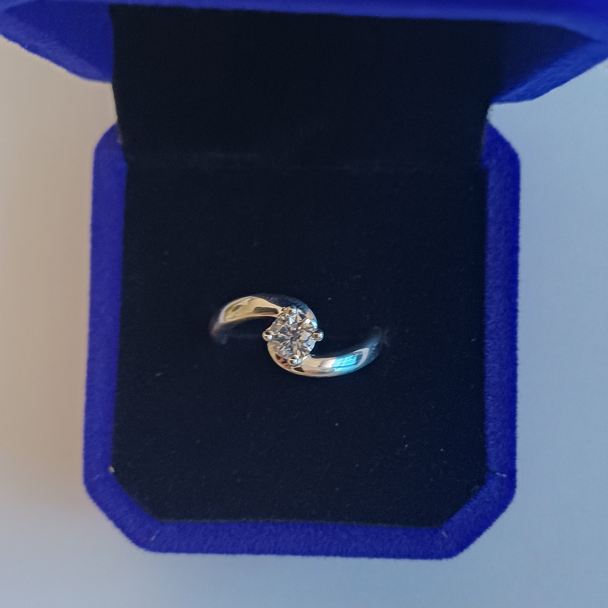 Curved Band Solitaire Ring