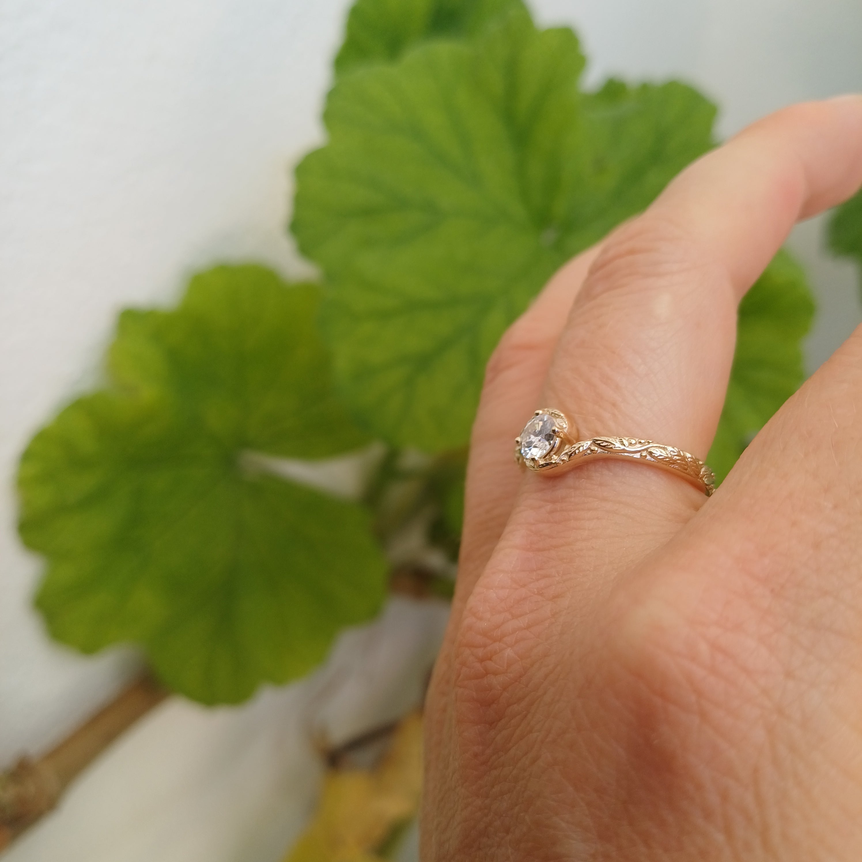 Solitaire Leaf Ring with Curved Band - Elloise Jewelry