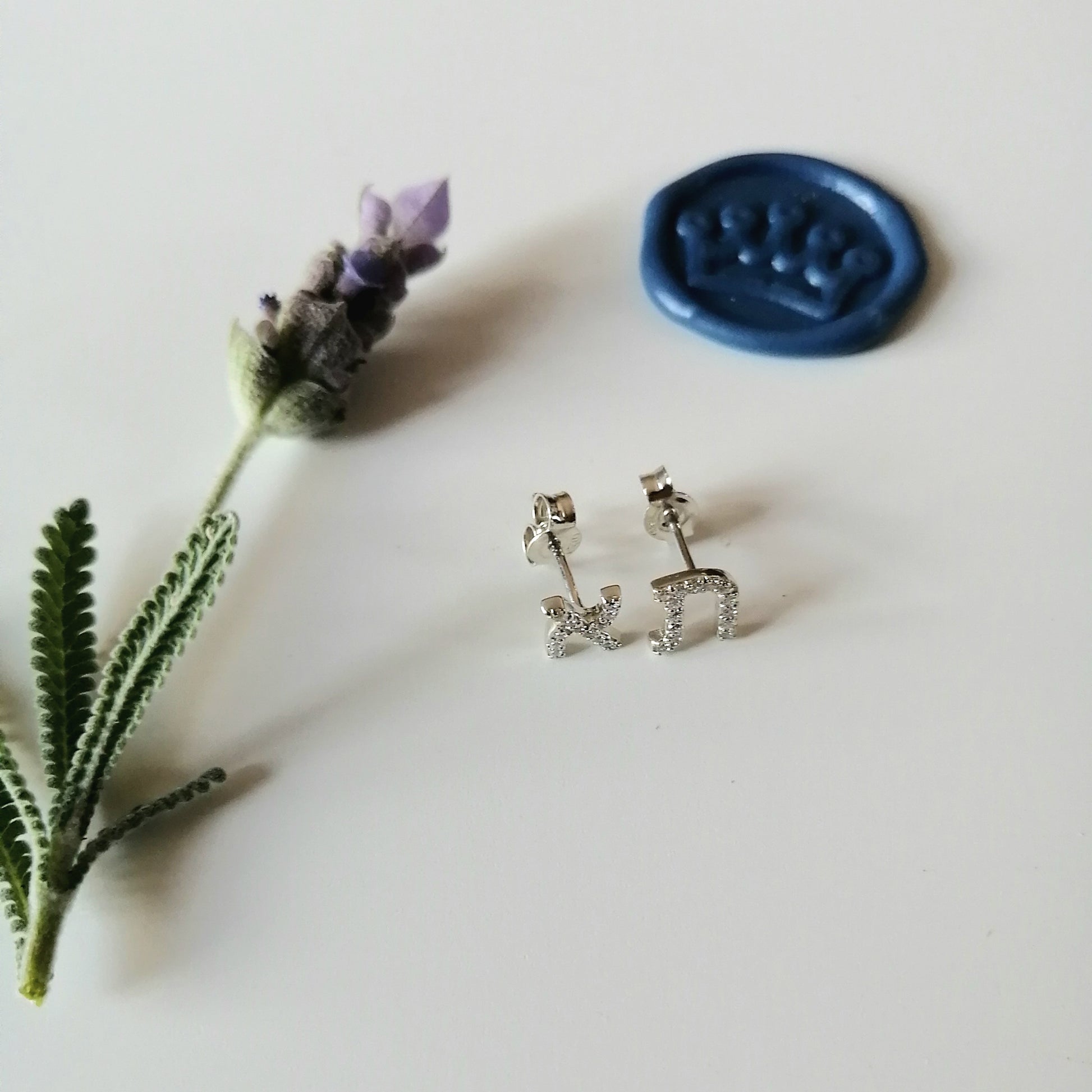 Aleph Tav Studs With Cubics